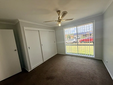 4 Colevile Place, Rosemeadow, NSW 2560, 3 Bedrooms, 1 Bathrooms, House