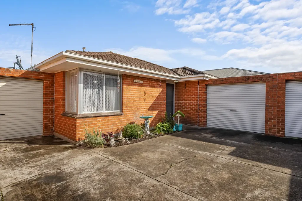 Sale 2房  Beautifully Presented Unit in Prime Location – Walk to CBD