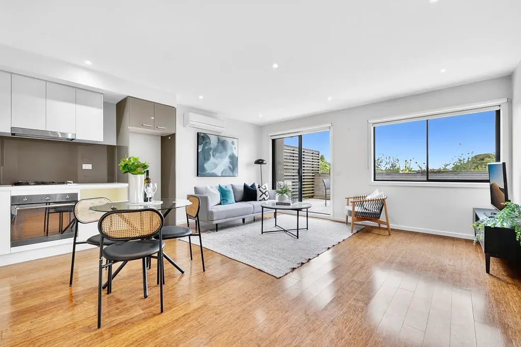 Mount Waverley 1Kwarto Stylish Top-Floor Living with Expansive Balcony and Premium Finishes