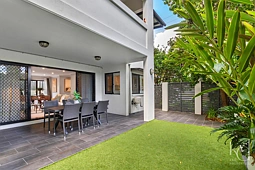 1/4 Explorer Street, Toowong