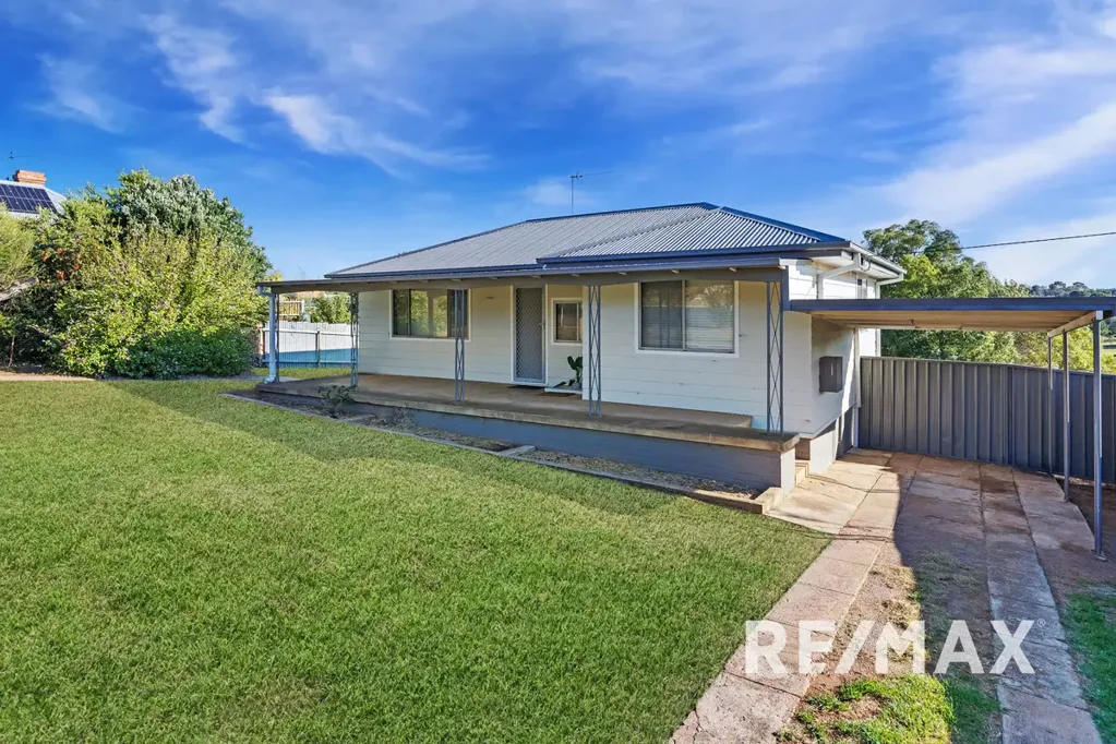 64 George Street, Junee, NSW 2663