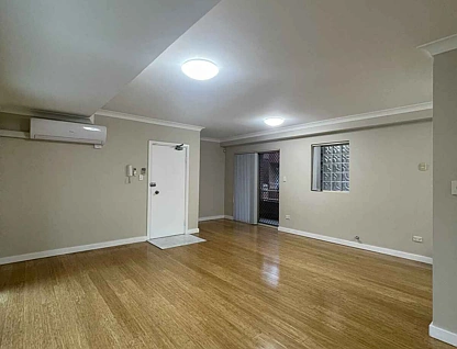 2/211-215 Dunmore Street, Wentworthville, Parramatta (Northwest suburbs), 2房, 1浴, Unit