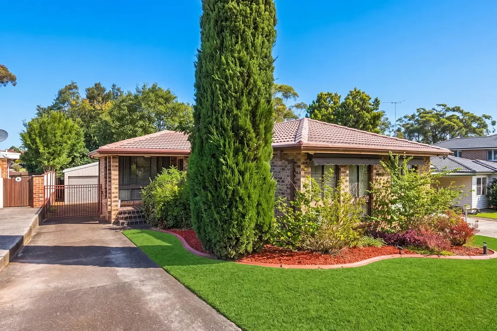 Seven Hills 4房 位置便利的四卧室住宅，毗邻 Kings Langley Conveniently located four-bedroom home, bordering Kings Langley