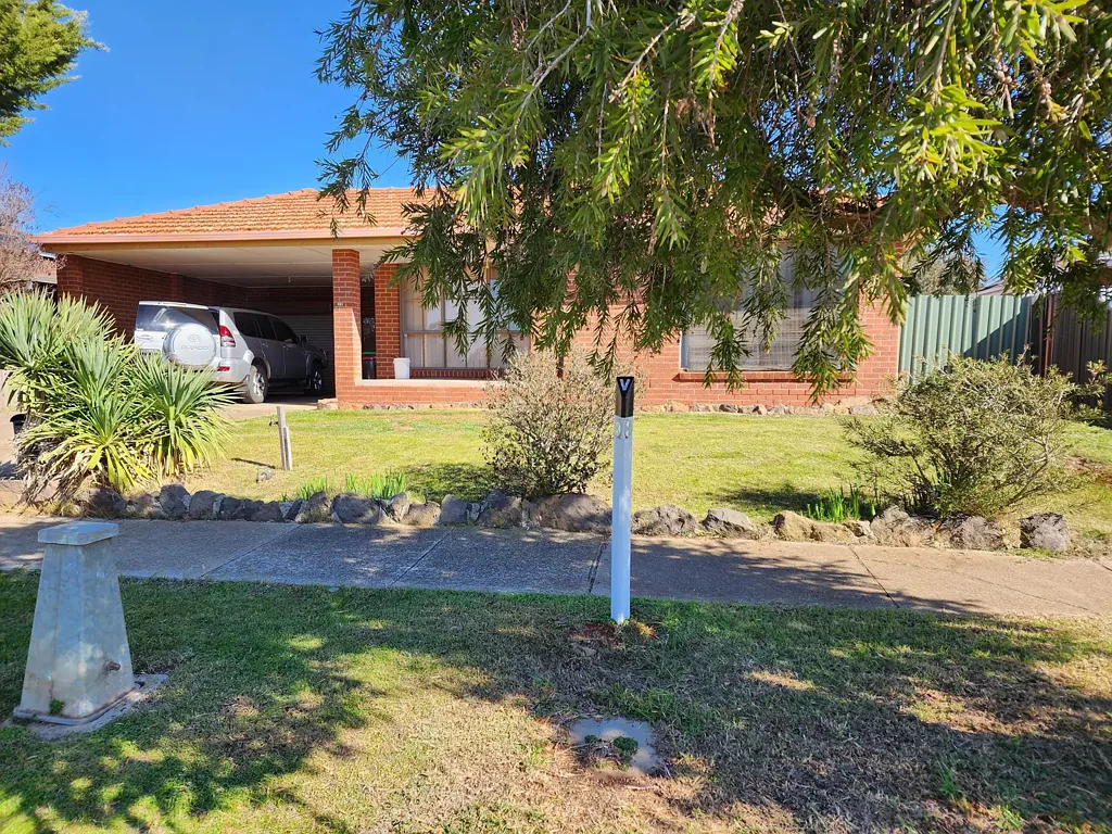 Large 3 bedroom house harkness