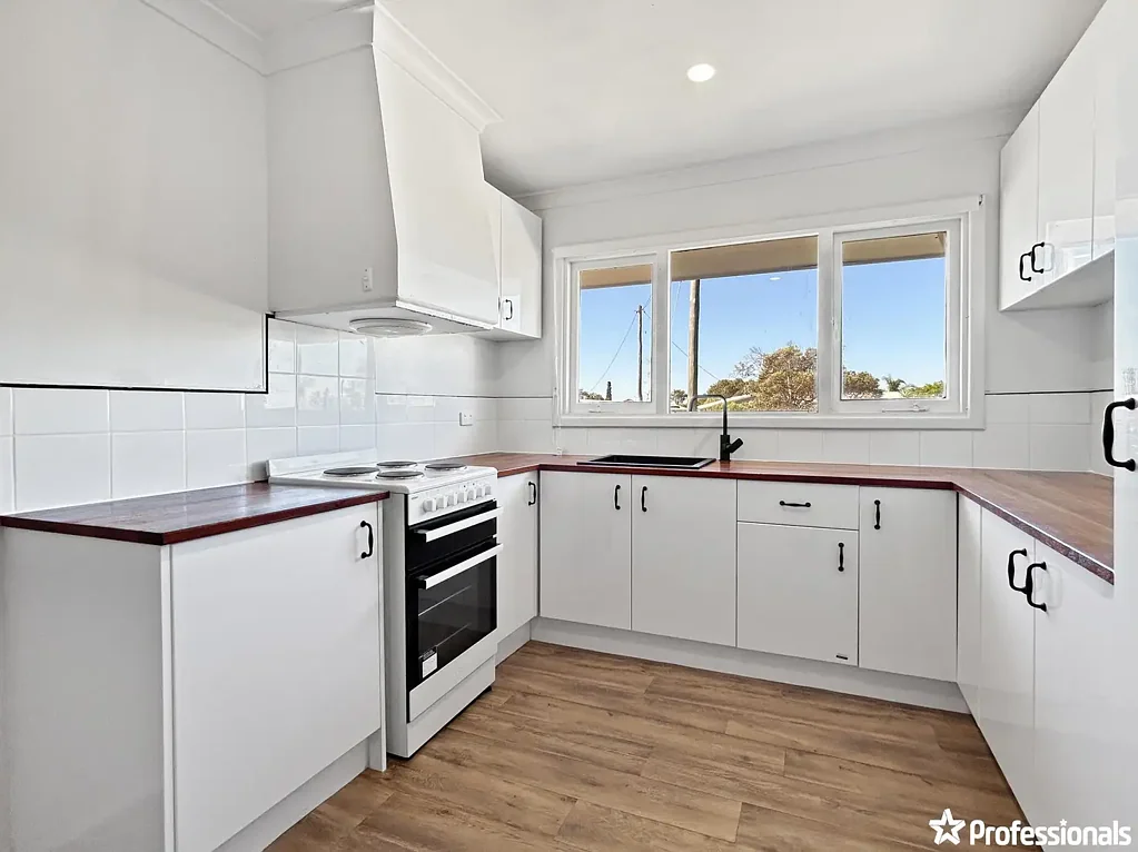 2 Sherlock Way, Rangeway, WA 6530