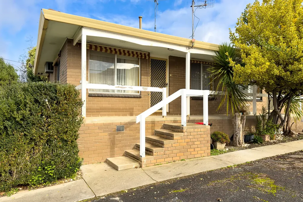 One Bedroom Unit For Lease