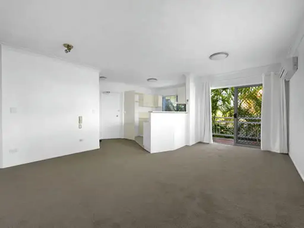 Modern & Convenient 2-Bedroom Unit in the Heart of Nundah!