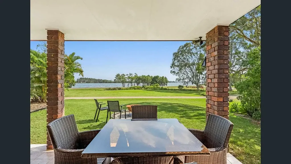 Empire Vale 5બેડરૂમ Ideal Riverfront Acreage with Dual Living