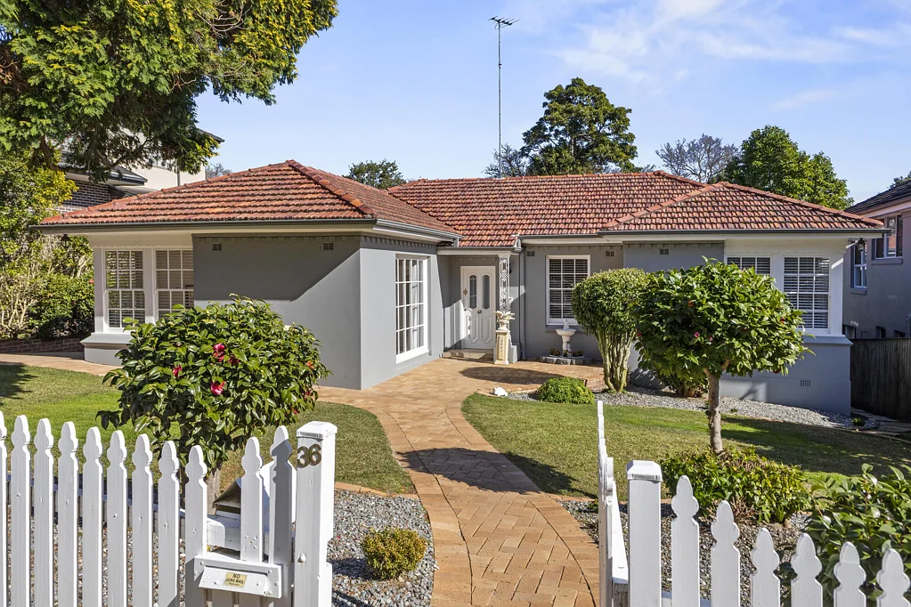 Turramurra 4房 830平方米珍贵地块上的私密家庭港湾 Private family haven on a prized 830sqm parcel