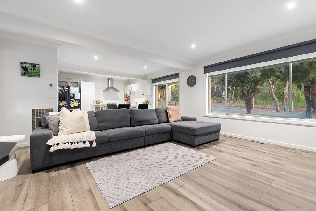 Wantirna 3房 无body corporate费用 独栋三居室 383㎡占地 宽敞起居区 设备齐全厨房 邻近优质学校 近Westfield Knox A Home That Feels Right, The Moment You Arrive