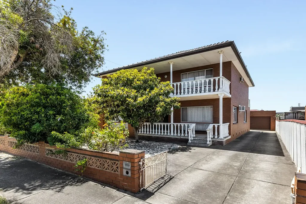 Altona North 6침실 A Grand Family Haven with Endless Potential