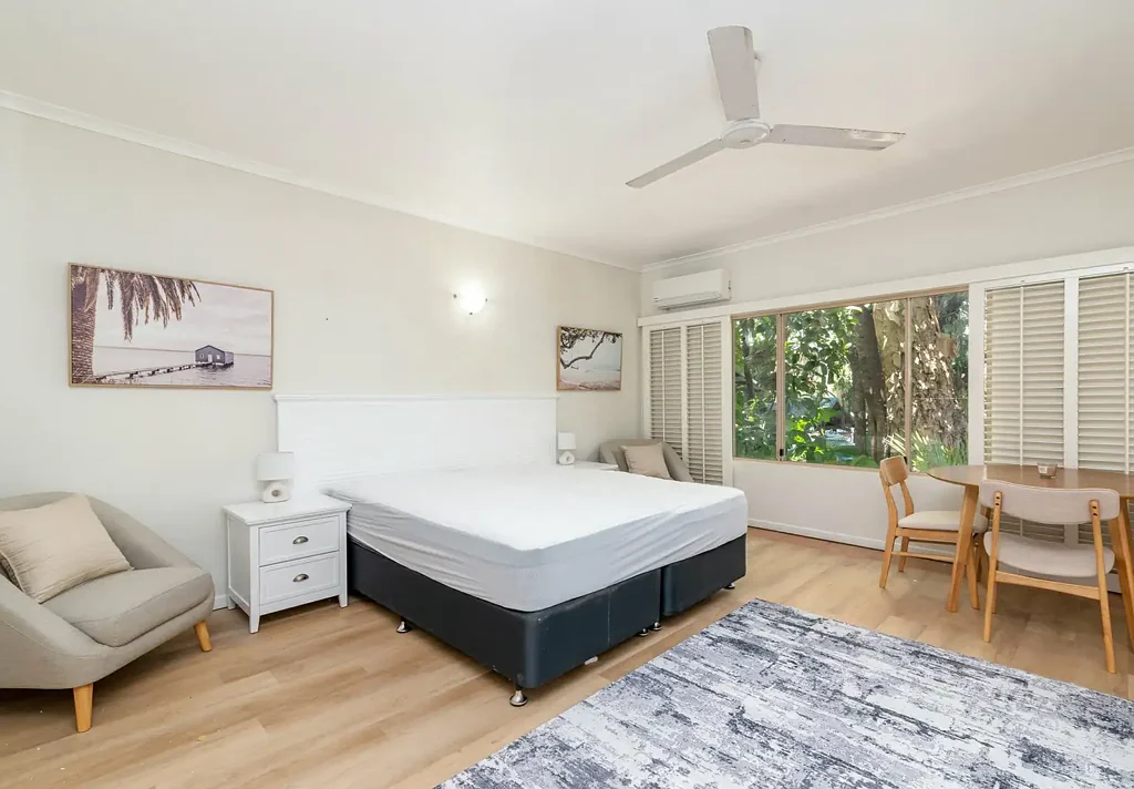 FURNISHED STUDIO APARTMENT