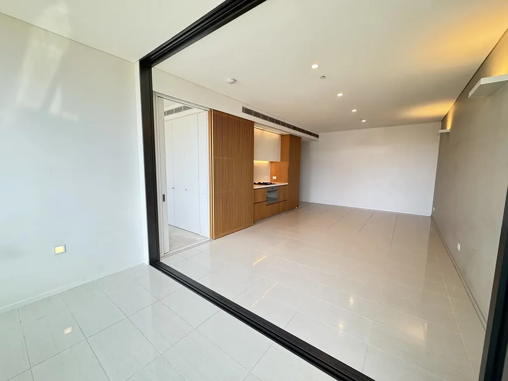 LEVEL 19 | MODERN & STUNNING VIEWS ONE BEDROOM WITH A BIG LIVING + STUDY | @ CENTRAL PARK