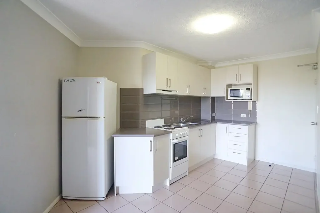 1 Bedroom Apt with Carpark