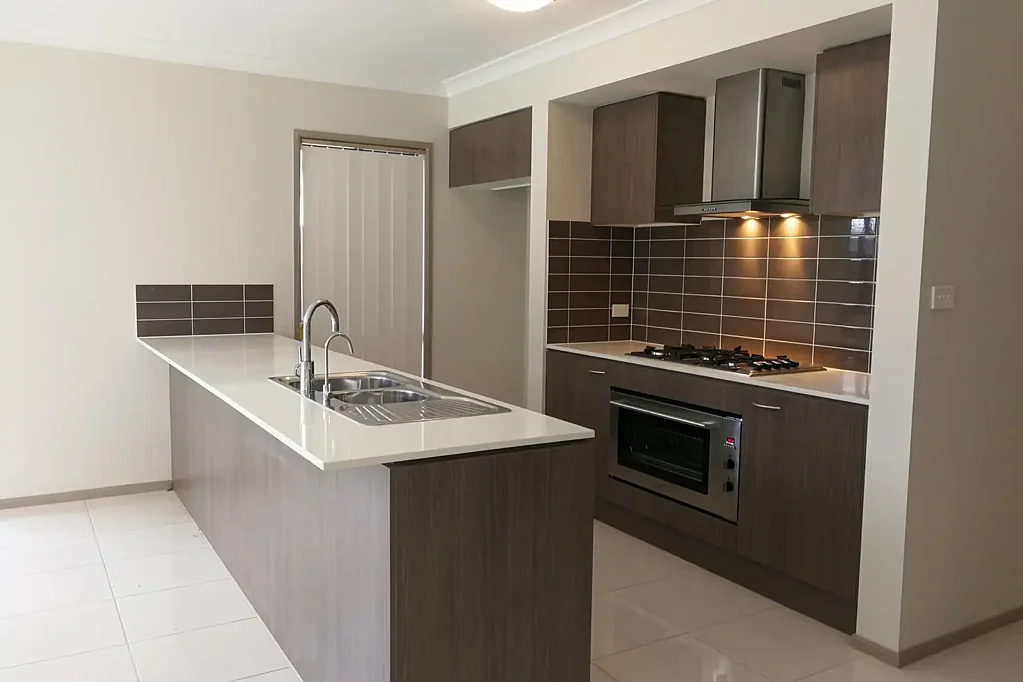 Modern Family Living in the Heart of Jordan Springs