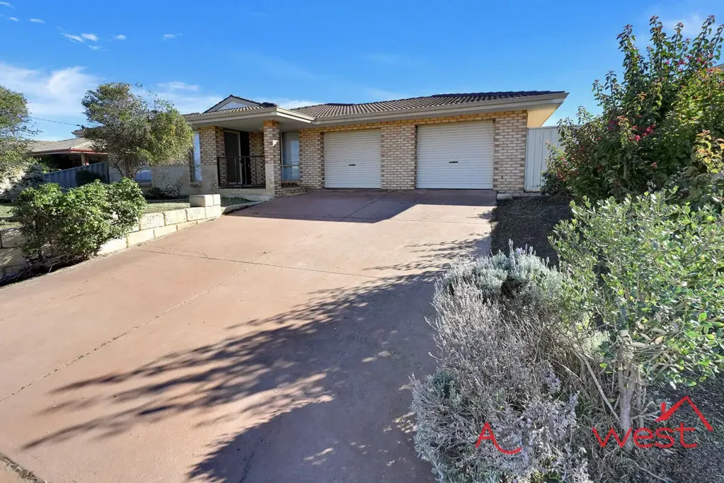 Mount Tarcoola 4房  Bring the Family ! Their New Home Awaits