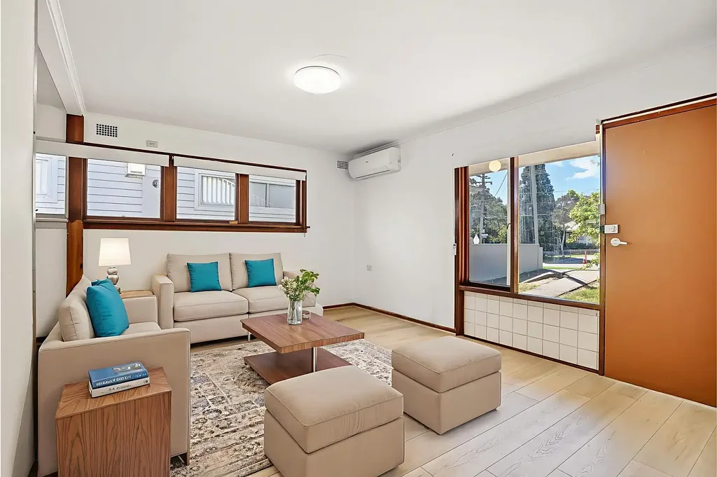 Neat 3 Bedroom Home, Great Location!