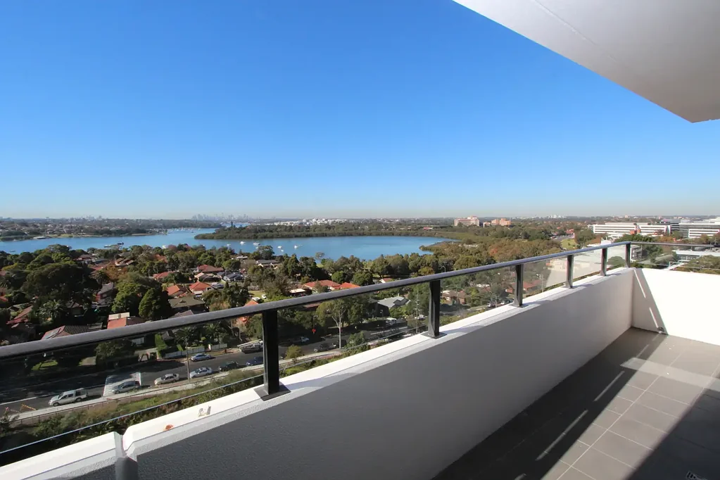 Wonderful City and Water View