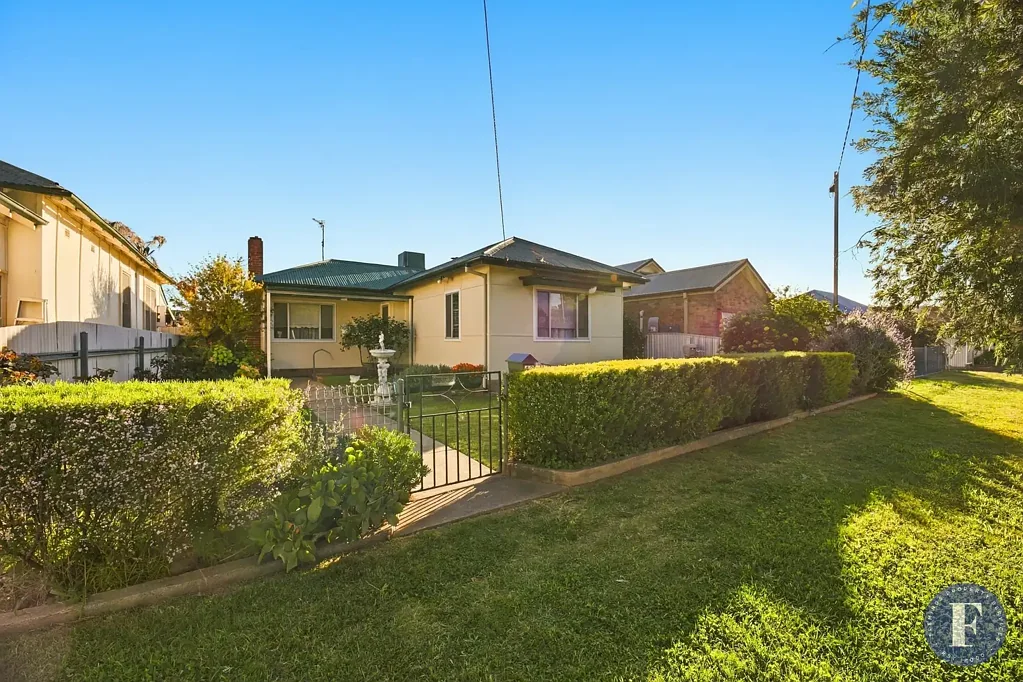 Cootamundra 3Kwarto Well Positioned Home with Scope to Value Add