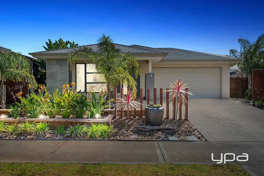 Weir Views 4 Bedroom AMAZING QUALITY FAMILY HOME