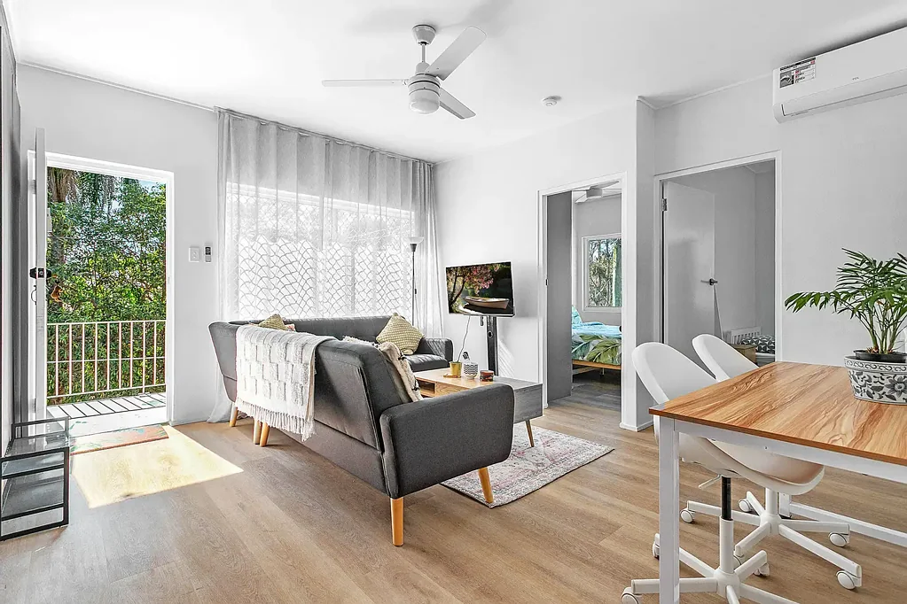 St Lucia 2બેડરૂમ Fresh, Convenient Living in a Prime Inner-West Location