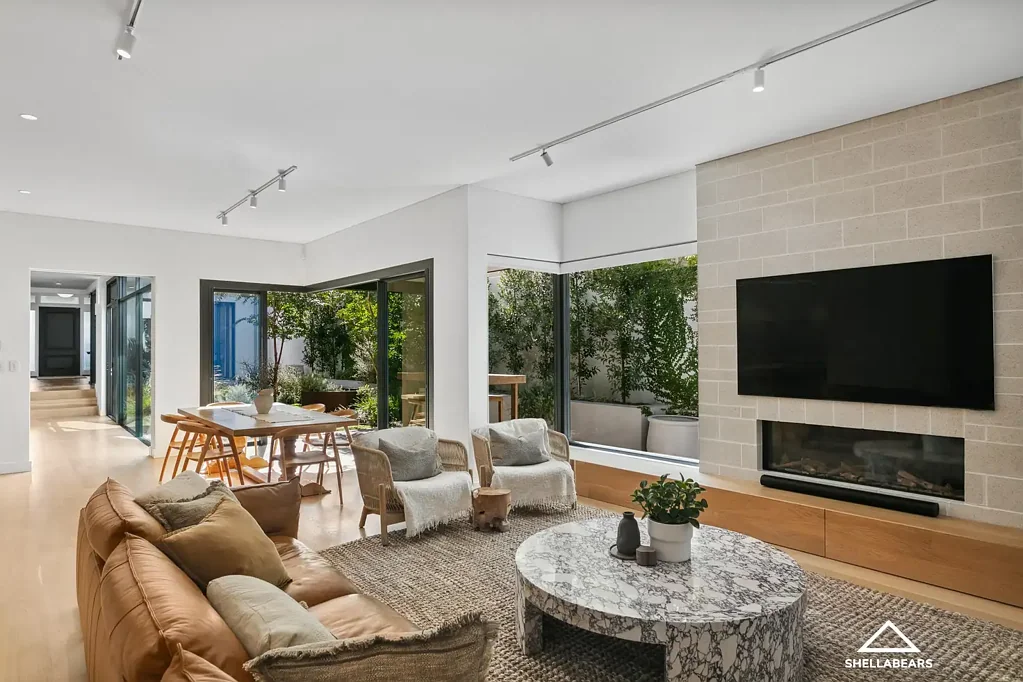 MODERN LUXURY BEHIND A CLASSIC SUBIACO FRONTAGE