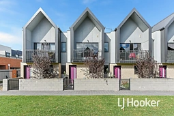 14 Ripplebrook Walk, Pakenham