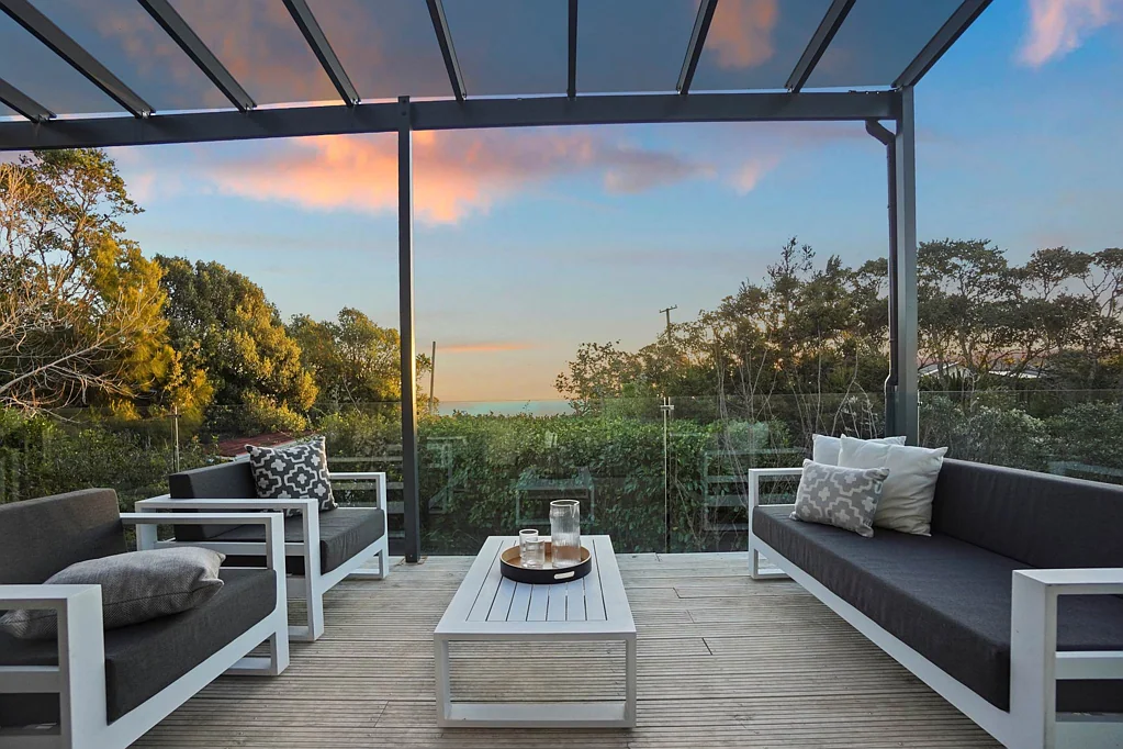 Muriwai 6房  Space, Lifestyle & Income Potential