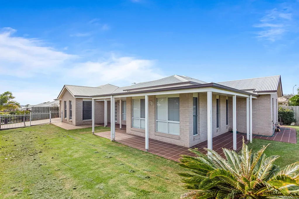 Fantastic family home in Middle Ridge!
