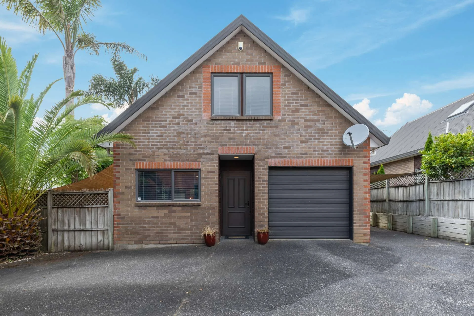 Oteha 3Moenga Brick Beauty