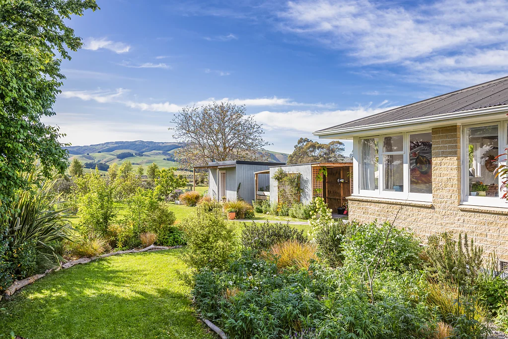 Waipara 2房  Rural Charm and a Garden to Love