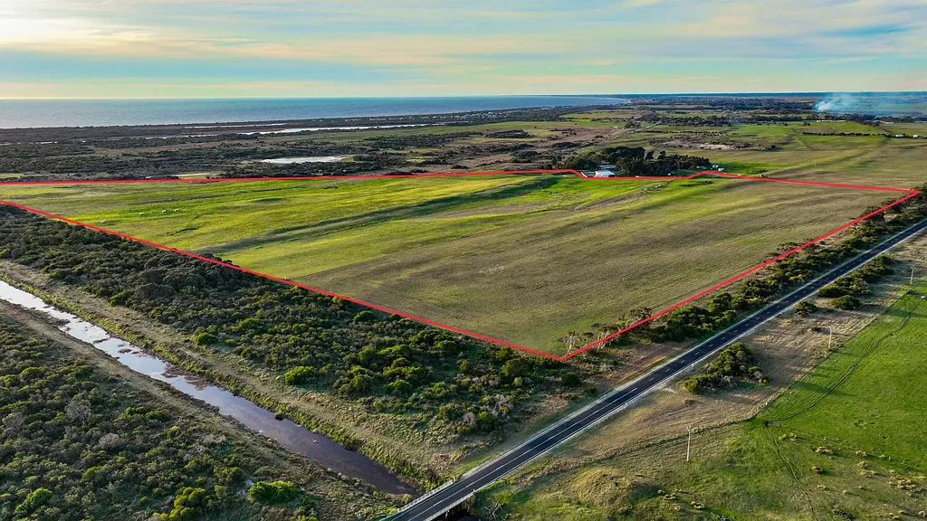 Kingston Se A Rare Coastal Landholding with Space to Grow