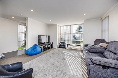 13 Phar Lap Crescent, Takanini, Papakura, 5 Bedrooms, 3 Bathrooms, Townhouse
