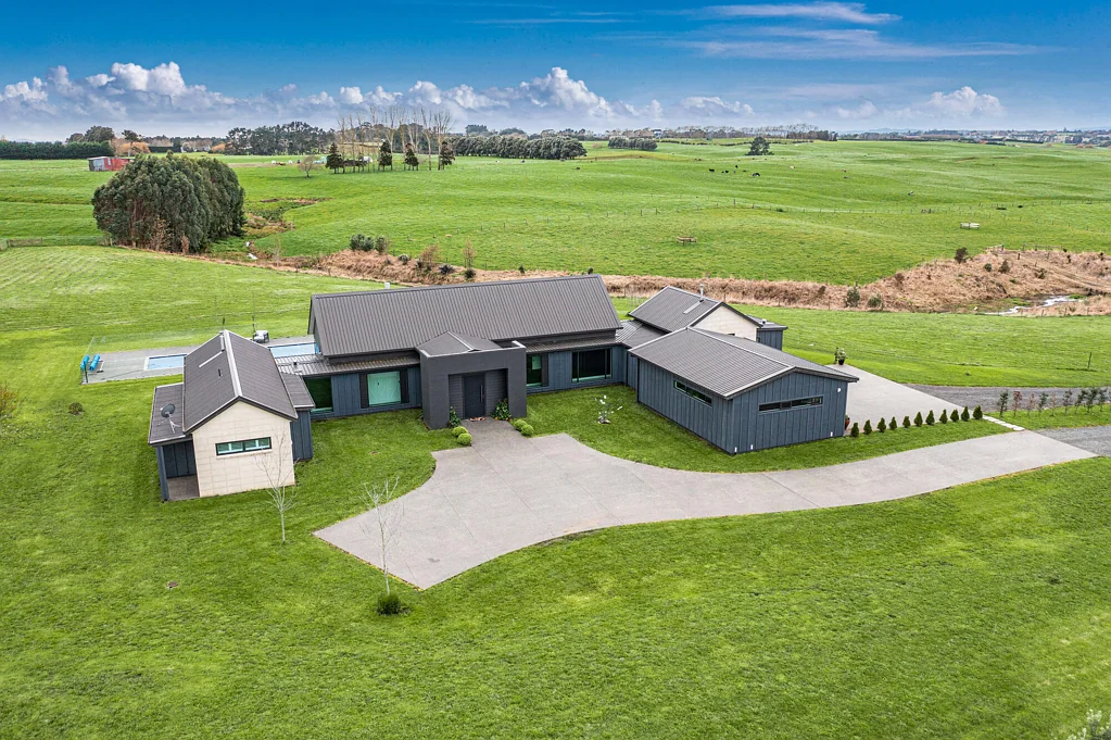 Waiau Pa Luxury lifestyle - seriously for sale!