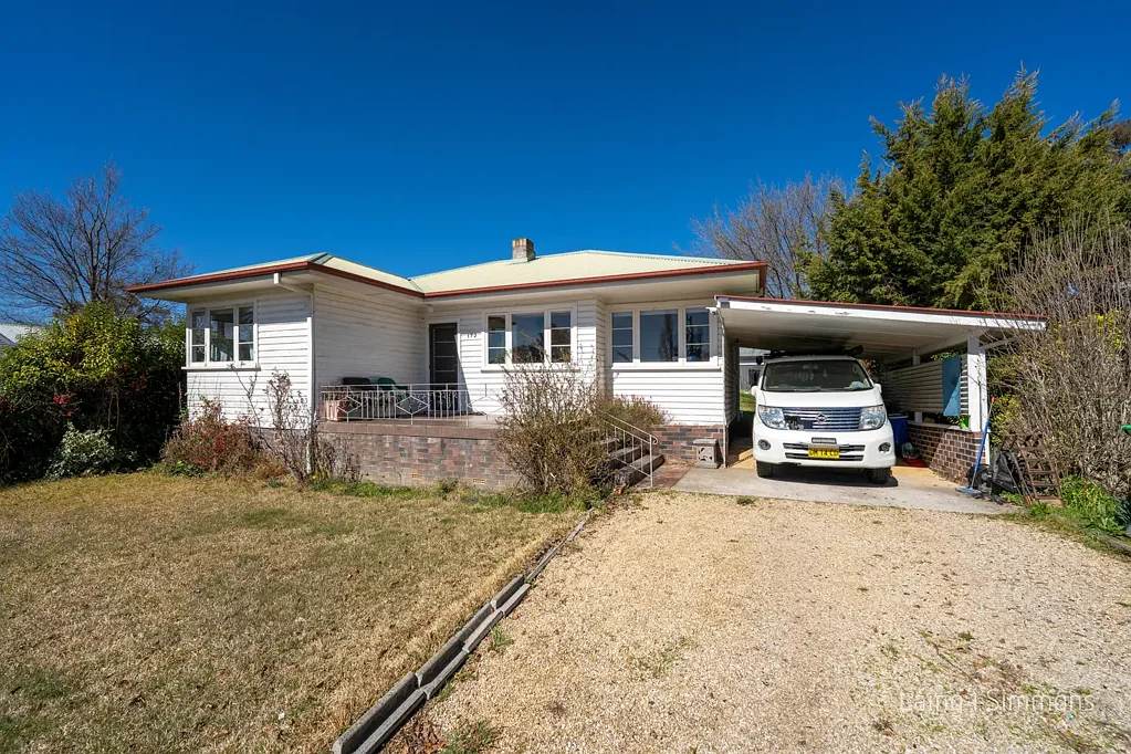Armidale 3房  Comfortable Living with Plenty of Potential in a Convenient Armidale Location