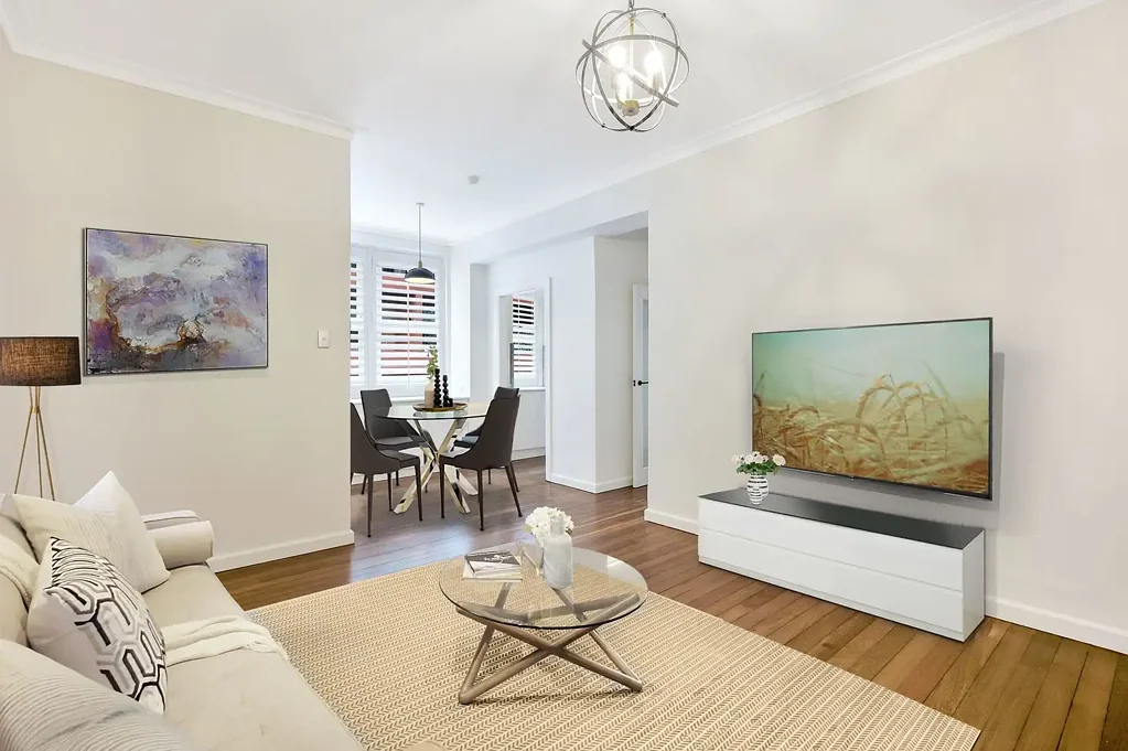 Stylish Renovation In The Well Known "TARA" Building