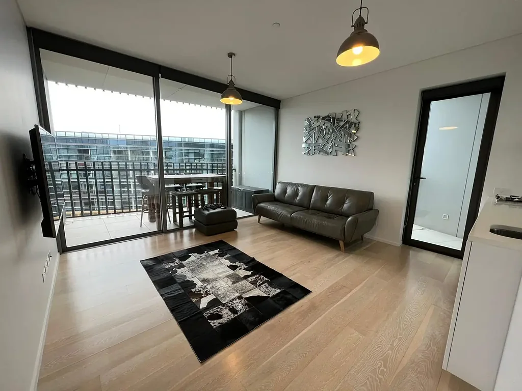 LEVEL 14 | MODERN & FURNISHED ONE BEDROOM WITH CITY VIEWS | @ CENTRAL PARK