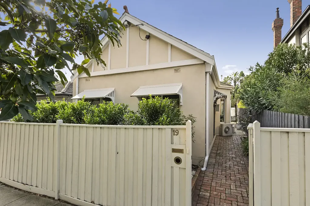 Elegant Fully Furnished Period Home in the Heart of Elsternwick