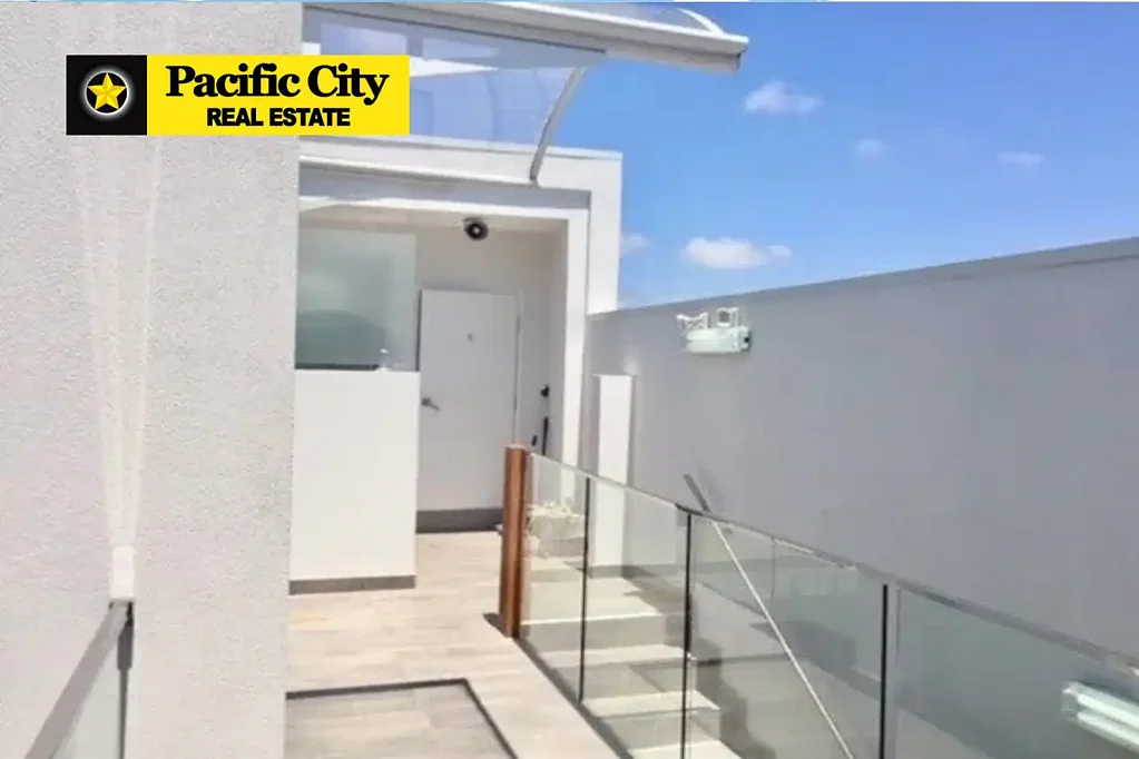 NEWLY BUILT APARTMENT IN A SMALL BLOCK