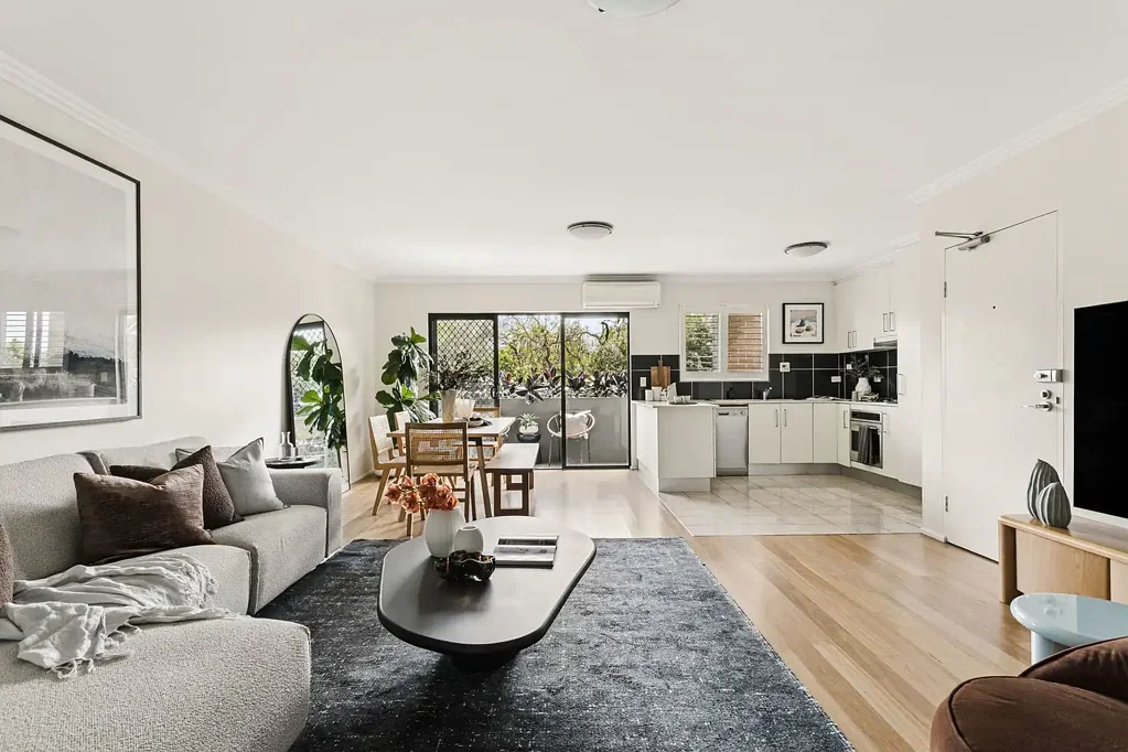 Summer Hill 2Kwarto Light, Style & Modern Village Convenience