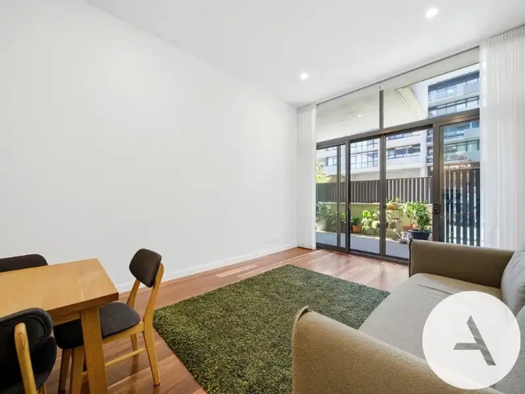 Modern One Bedroom Apartment Opposite Canberra Centre