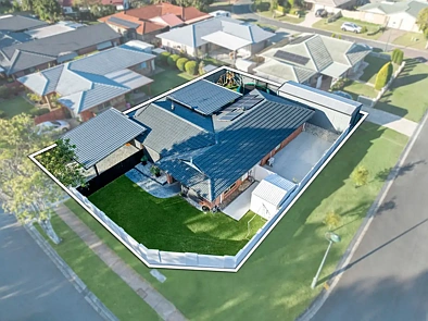 Manly West 4 Slaapkamer Renovated Family Living with Exceptional Outdoor Space on a Corner Parcel