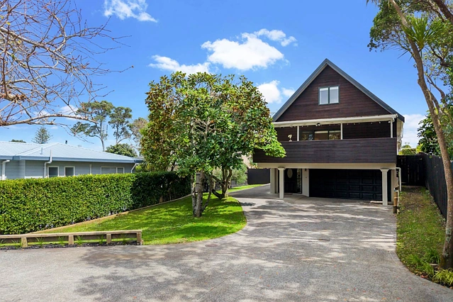 1/16 Waiake Street, Torbay, North Shore City