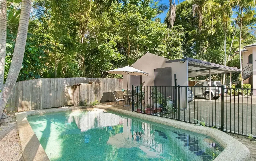 Conveniently located city fringe unit I Fully Furnished