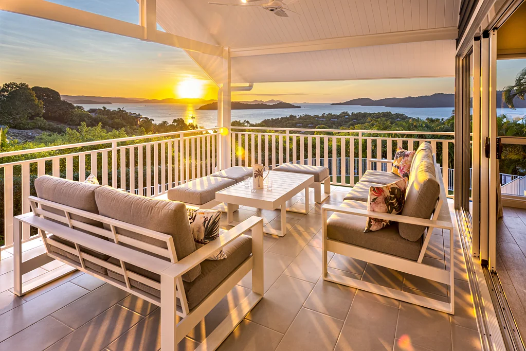 Whitsundays 6Phòng ngủ Luxury redefined; a Hamptons inspired masterpiece.