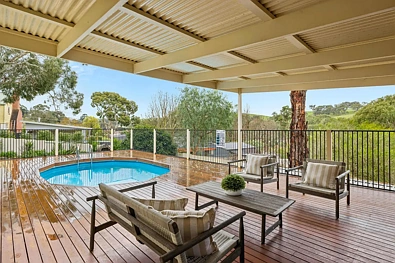 Nairne 4 Slaapkamer Lift Your Entertaining Status with Panoramic Poolside Views