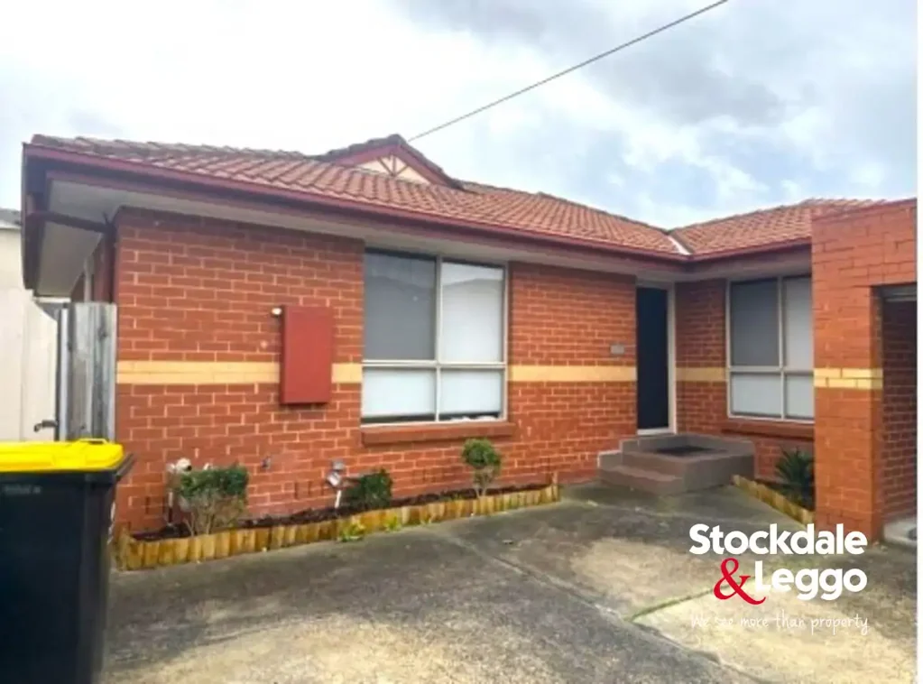 Fully Renovated 2-Bedroom Unit in a Prime Coburg North Location
