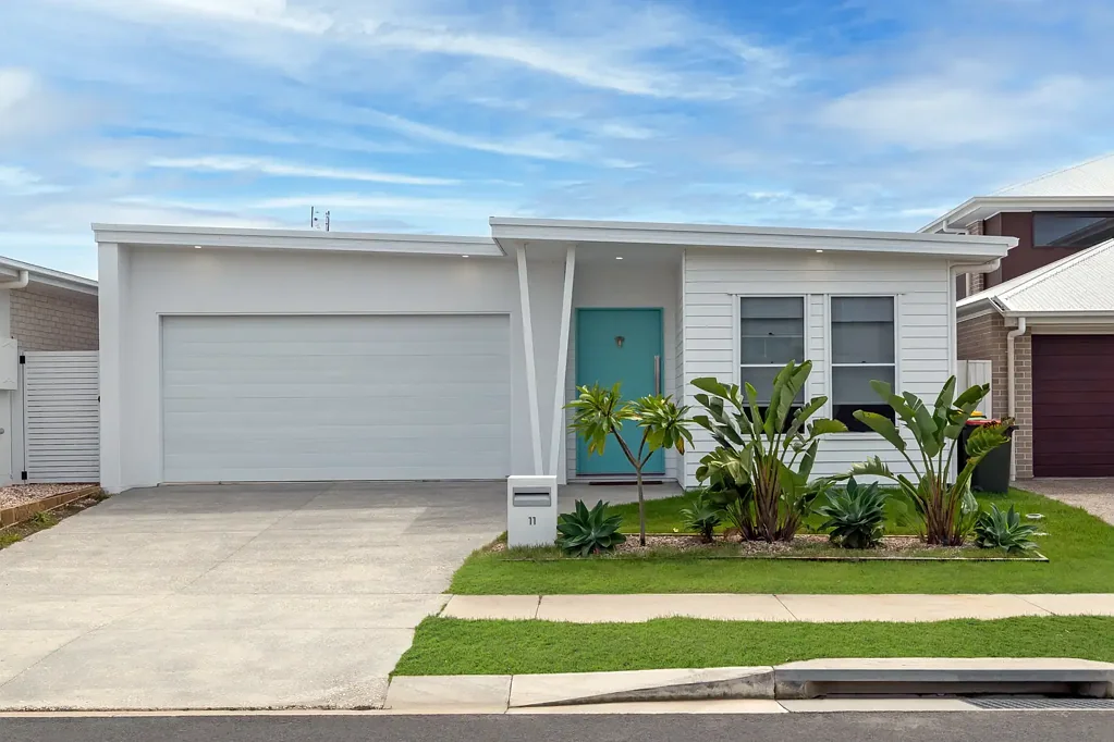 11 Lamington Crescent, Banya, QLD 4551