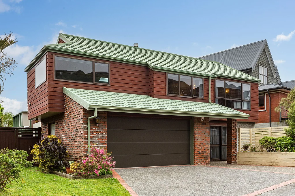 Khandallah 5Moenga Spacious, Updated and Ready for Family Living