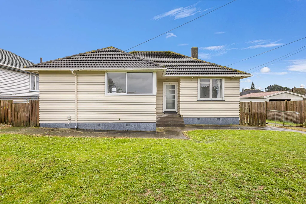 Hawera 3બેડરૂમ Classic Kiwi Home on McGuire Street